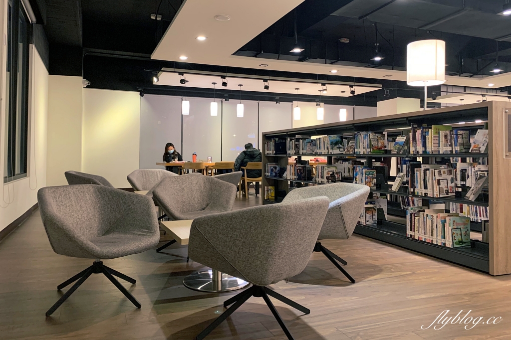 李科永圖書館｜座落於黎新公園旁的圖書館，嬰幼兒以及各年齡層都適合的友善環境 @飛天璇的口袋