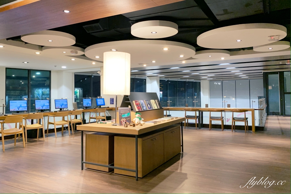 李科永圖書館｜座落於黎新公園旁的圖書館，嬰幼兒以及各年齡層都適合的友善環境 @飛天璇的口袋