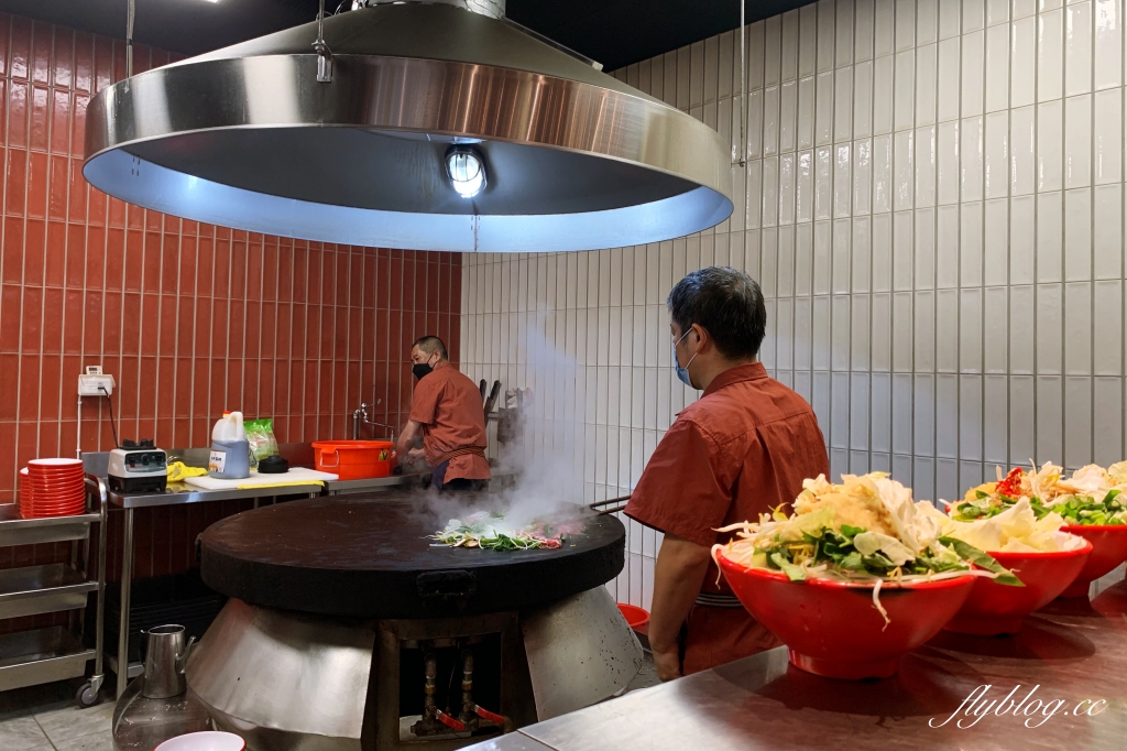 九九蒙古烤肉酸菜白肉鍋｜288元以上蒙古烤肉吃到飽，火烤兩吃、飲料、冰淇淋無限暢飲 @飛天璇的口袋