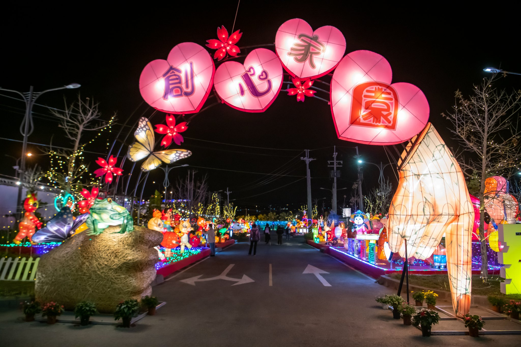 【南投旅遊】2022南投燈會，可愛的嘟嘟小火車，穿梭浪漫南投花海，期間限定無人機煙火秀 @飛天璇的口袋