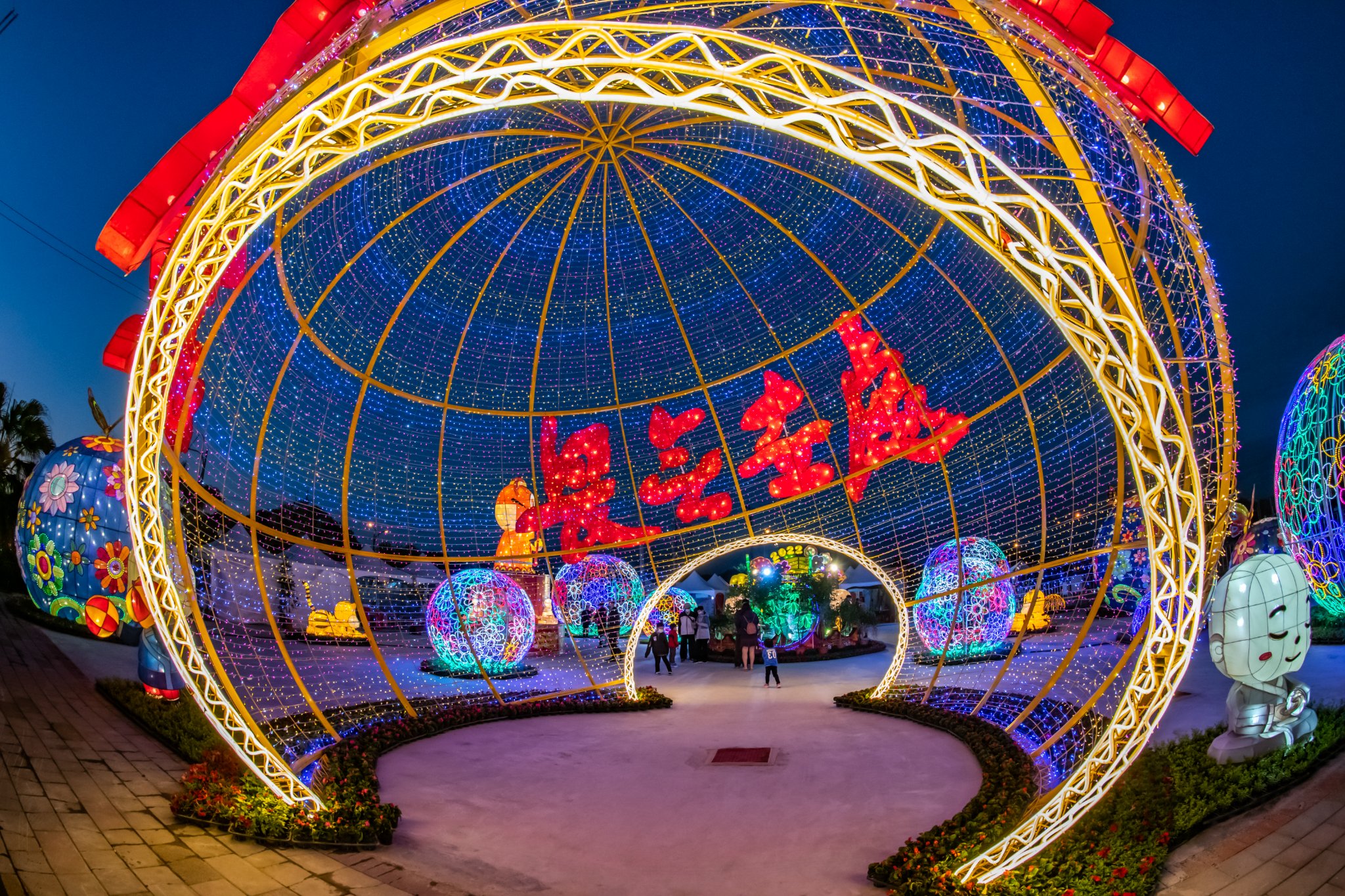 【南投旅遊】2022南投燈會，可愛的嘟嘟小火車，穿梭浪漫南投花海，期間限定無人機煙火秀 @飛天璇的口袋