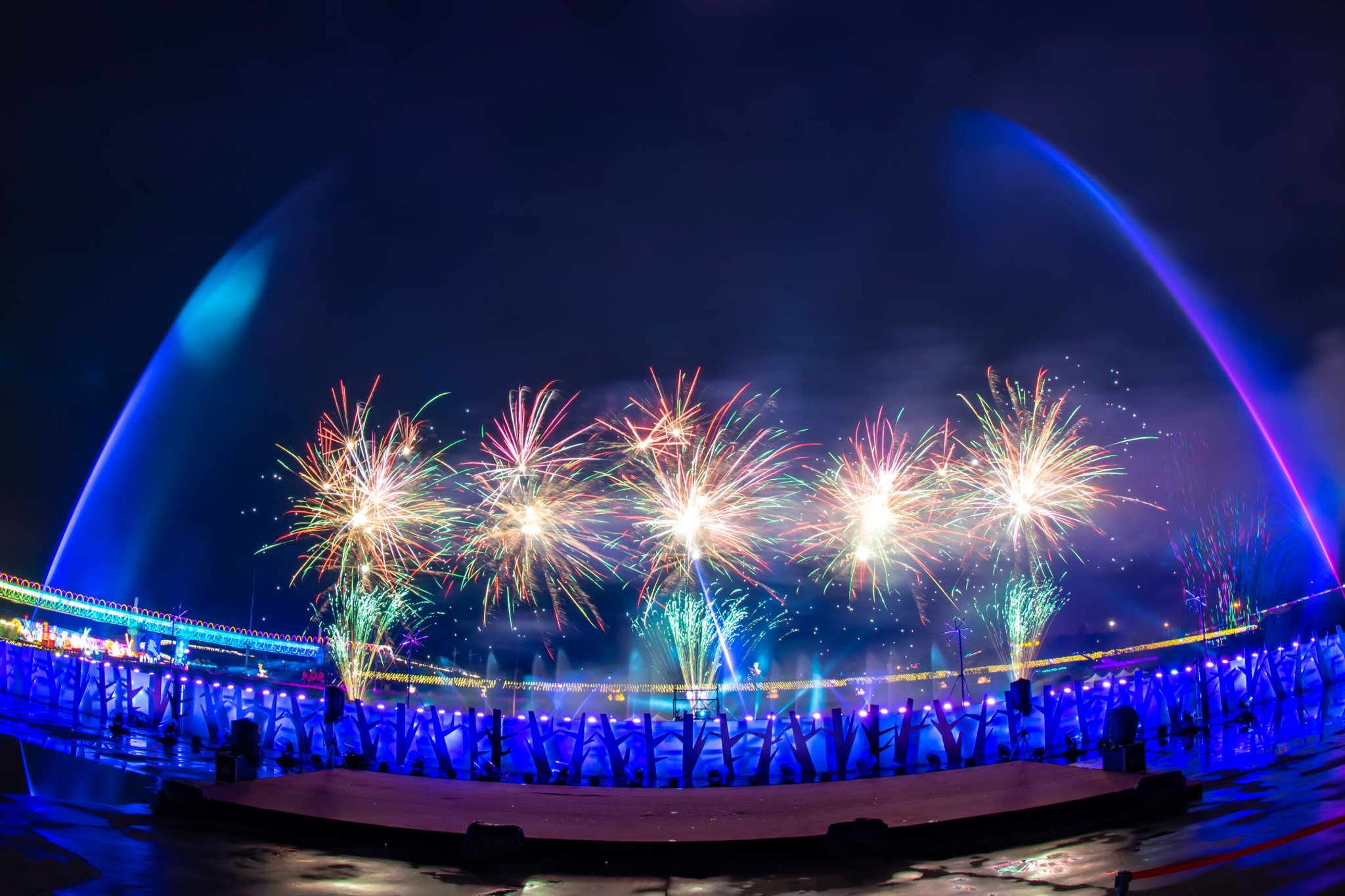 【南投旅遊】2022南投燈會，可愛的嘟嘟小火車，穿梭浪漫南投花海，期間限定無人機煙火秀 @飛天璇的口袋