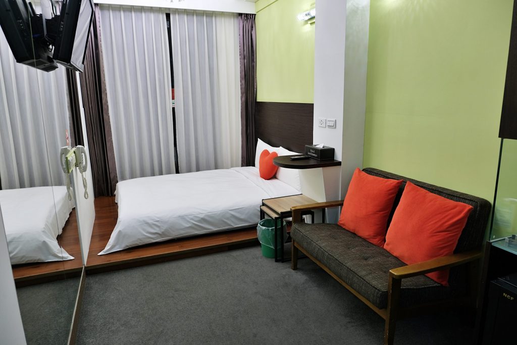 花蓮麗翔酒店｜東大門夜市對面最近的飯店，服務人員態度好還附停車場 @飛天璇的口袋