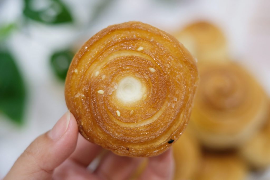 上海脆皮烤饅頭｜一顆7元的「上海烤饅頭」，第三市場超人氣銅板美食 @飛天璇的口袋