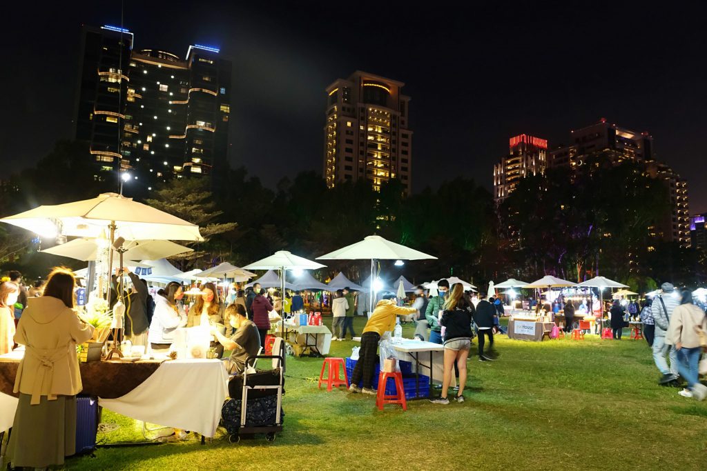 【台中南屯】2022台中燈會~搭捷運到文心森林公園賞燈會，2022中台灣元宵燈會 @飛天璇的口袋