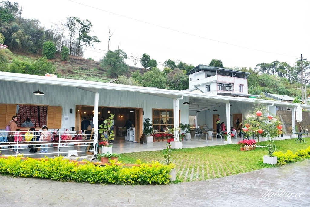 紅色琉璃瓦 SUHU Caf&eacute; ｜大湖最新景點紅色琉璃瓦草莓園，結合採果、美食、伴手禮 @飛天璇的口袋