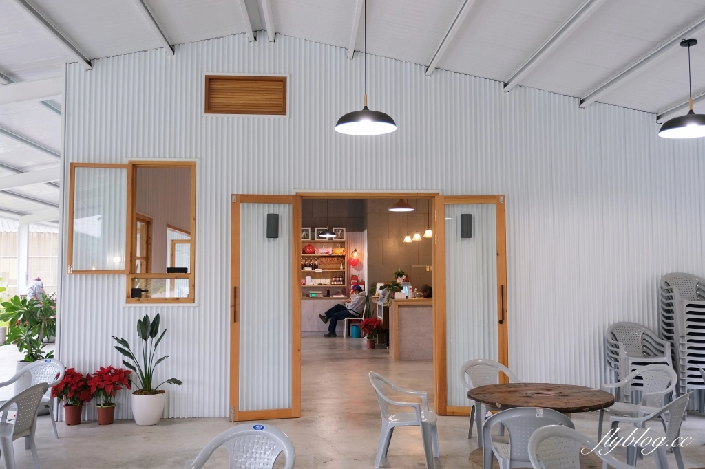 紅色琉璃瓦 SUHU Caf&eacute; ｜大湖最新景點紅色琉璃瓦草莓園，結合採果、美食、伴手禮 @飛天璇的口袋