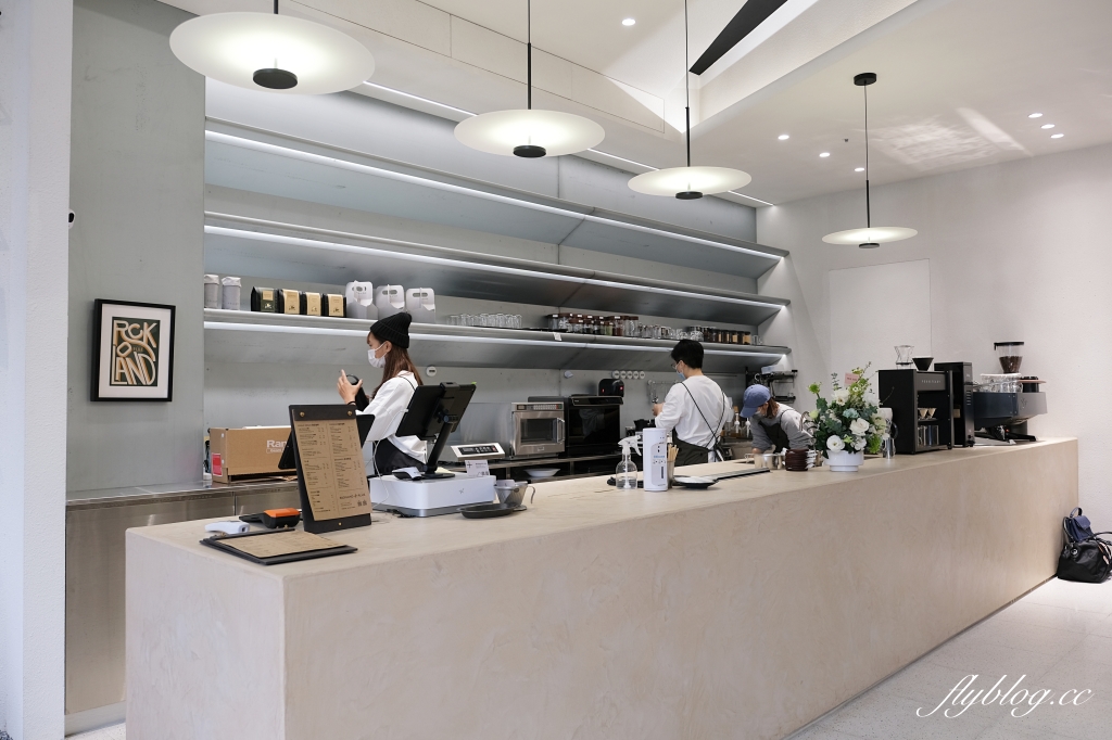 ROCKLAND＋P.L.U.S咖啡｜以戶外露營風為主題，Park2草悟道廣場選物咖啡館 @飛天璇的口袋