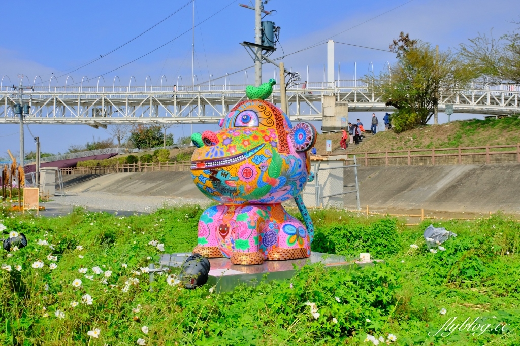 【南投旅遊】2022南投燈會，可愛的嘟嘟小火車，穿梭浪漫南投花海，期間限定無人機煙火秀 @飛天璇的口袋