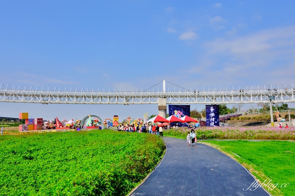 【南投旅遊】2022南投燈會，可愛的嘟嘟小火車，穿梭浪漫南投花海，期間限定無人機煙火秀 @飛天璇的口袋