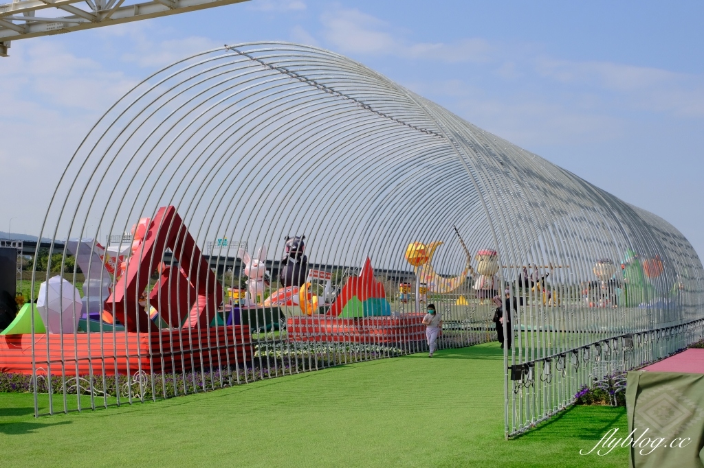 【南投旅遊】2022南投燈會，可愛的嘟嘟小火車，穿梭浪漫南投花海，期間限定無人機煙火秀 @飛天璇的口袋