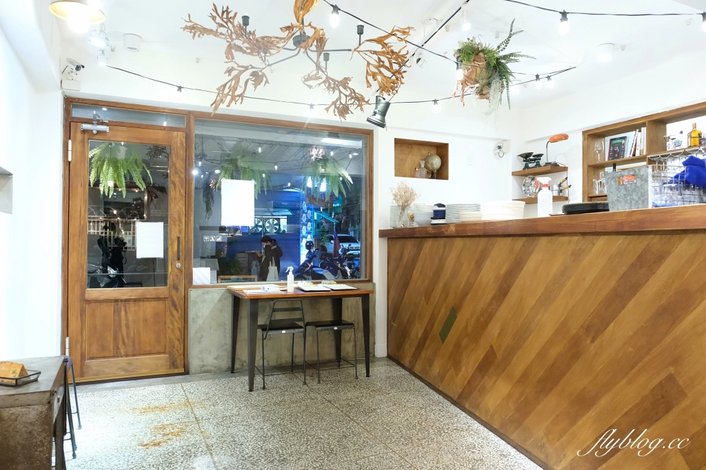 台中西區｜ToRobi 日本職人手作漢堡排．日本人開的漢堡排專賣店，勤美誠品周邊美食餐廳 @飛天璇的口袋