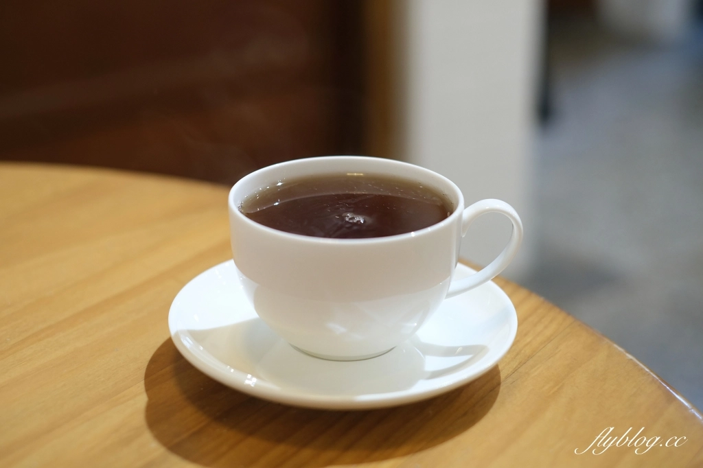 台中西區｜ToRobi 日本職人手作漢堡排．日本人開的漢堡排專賣店，勤美誠品周邊美食餐廳 @飛天璇的口袋