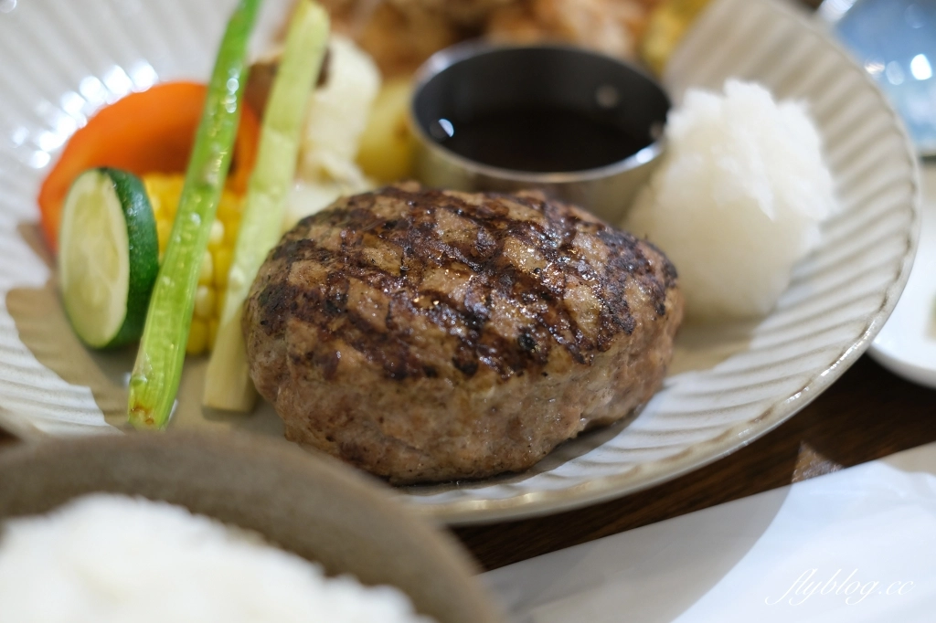 台中西區｜ToRobi 日本職人手作漢堡排．日本人開的漢堡排專賣店，勤美誠品周邊美食餐廳 @飛天璇的口袋