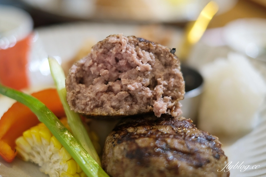 台中西區｜ToRobi 日本職人手作漢堡排．日本人開的漢堡排專賣店，勤美誠品周邊美食餐廳 @飛天璇的口袋