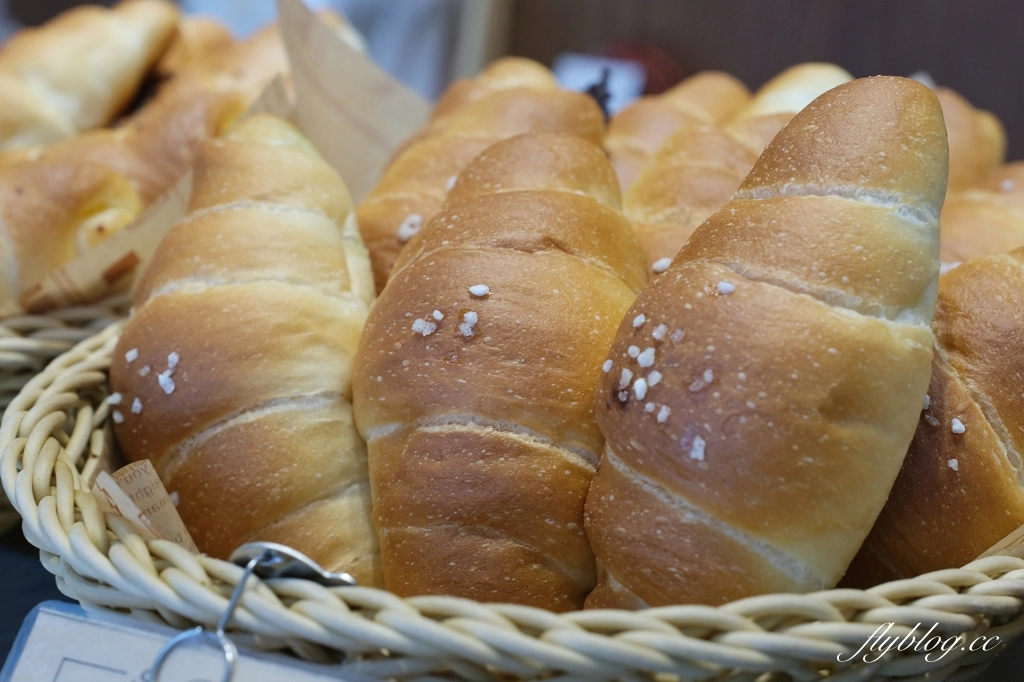山姆安娜｜網友推薦必吃山姆安娜鹽可頌，雪Q餅、馬卡龍和肉鬆小貝也都好好吃 @飛天璇的口袋