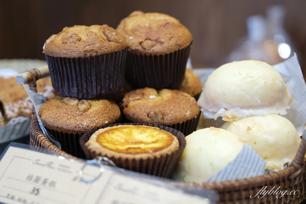 山姆安娜｜網友推薦必吃山姆安娜鹽可頌，雪Q餅、馬卡龍和肉鬆小貝也都好好吃 @飛天璇的口袋
