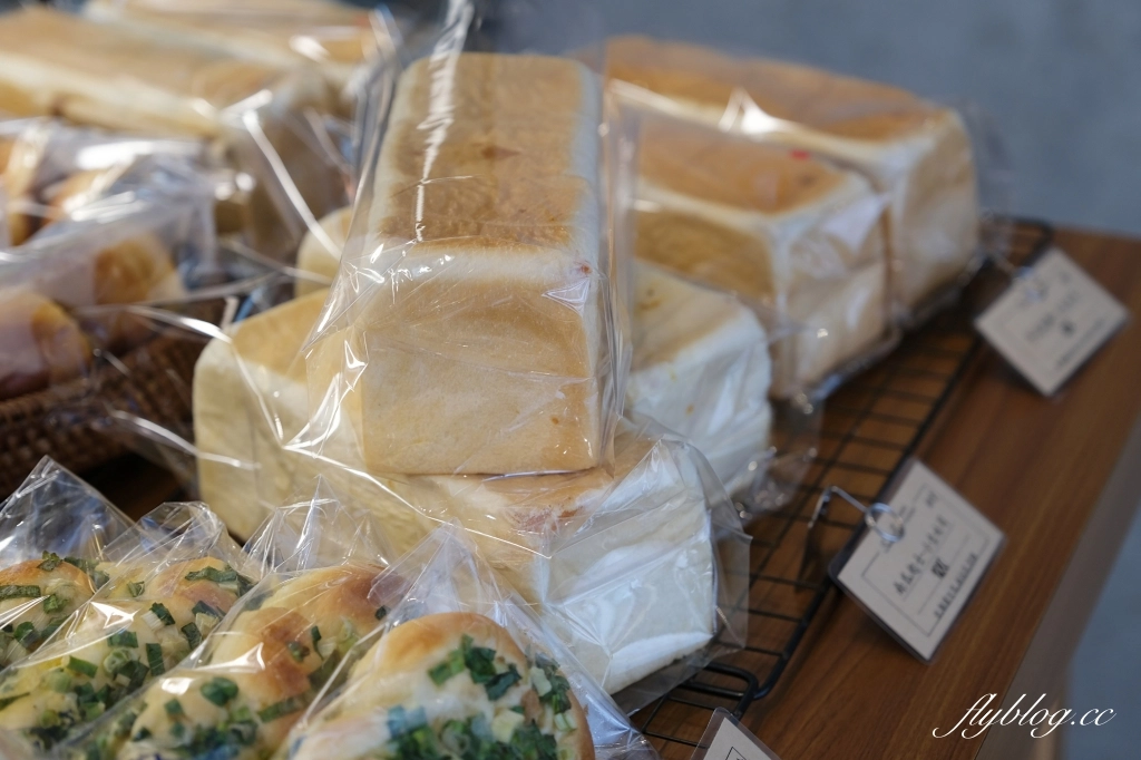 山姆安娜｜網友推薦必吃山姆安娜鹽可頌，雪Q餅、馬卡龍和肉鬆小貝也都好好吃 @飛天璇的口袋