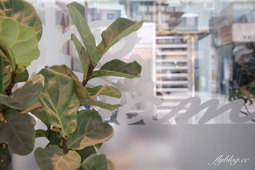 山姆安娜｜網友推薦必吃山姆安娜鹽可頌，雪Q餅、馬卡龍和肉鬆小貝也都好好吃 @飛天璇的口袋