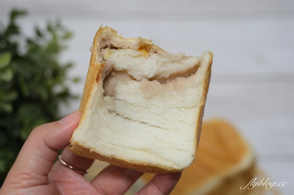 山姆安娜｜網友推薦必吃山姆安娜鹽可頌，雪Q餅、馬卡龍和肉鬆小貝也都好好吃 @飛天璇的口袋