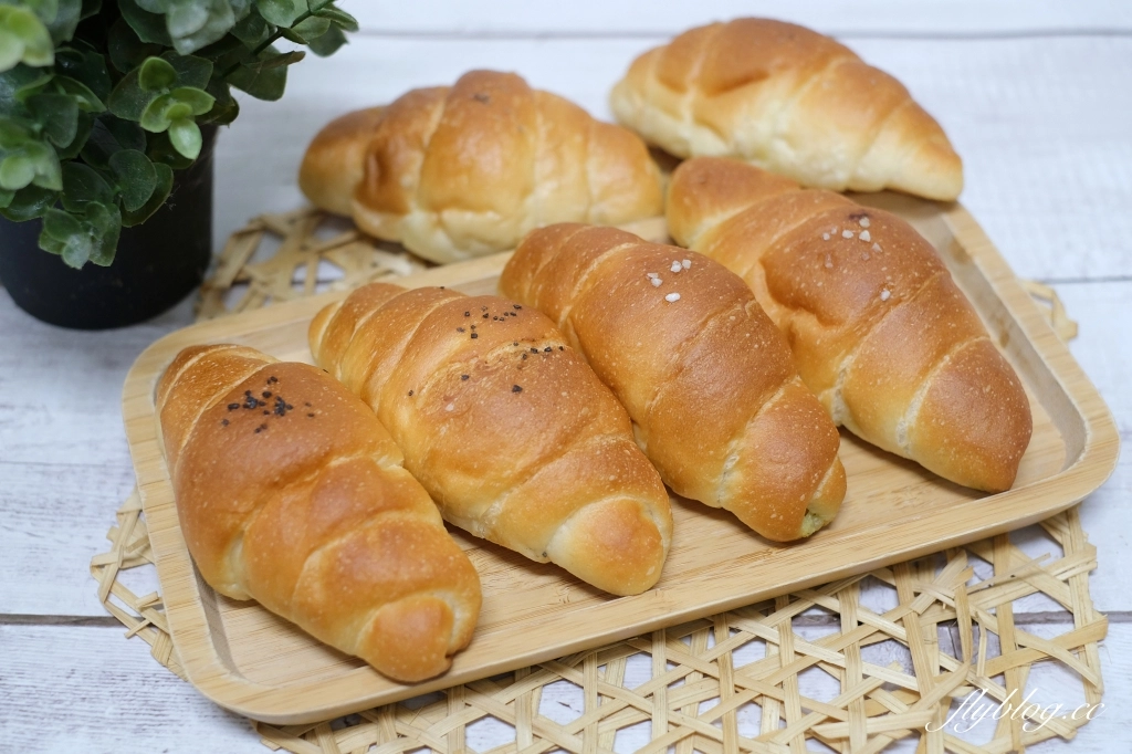 山姆安娜｜網友推薦必吃山姆安娜鹽可頌，雪Q餅、馬卡龍和肉鬆小貝也都好好吃 @飛天璇的口袋