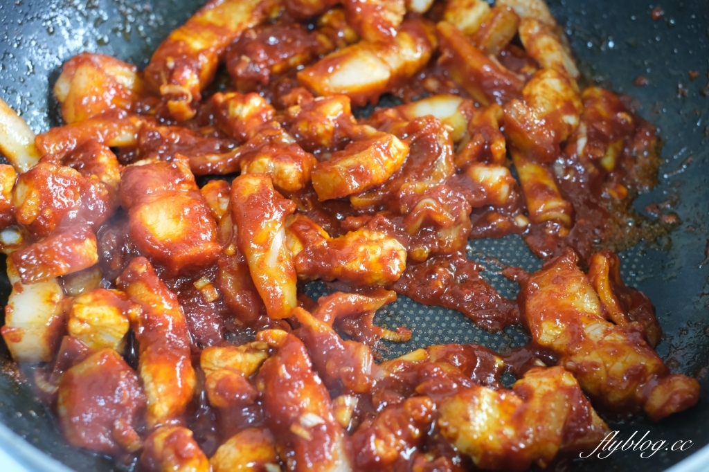 韓式辣炒魷魚豬五花做法｜複刻韓綜機智的山村生活，曹政奭的「辣炒魷魚豬五花食譜」超好吃 @飛天璇的口袋