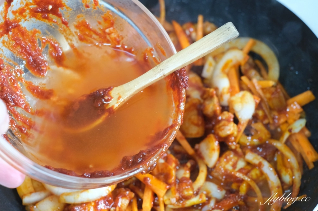 韓式辣炒魷魚豬五花做法｜複刻韓綜機智的山村生活，曹政奭的「辣炒魷魚豬五花食譜」超好吃 @飛天璇的口袋