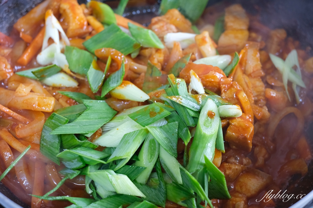 韓式辣炒魷魚豬五花做法｜複刻韓綜機智的山村生活，曹政奭的「辣炒魷魚豬五花食譜」超好吃 @飛天璇的口袋