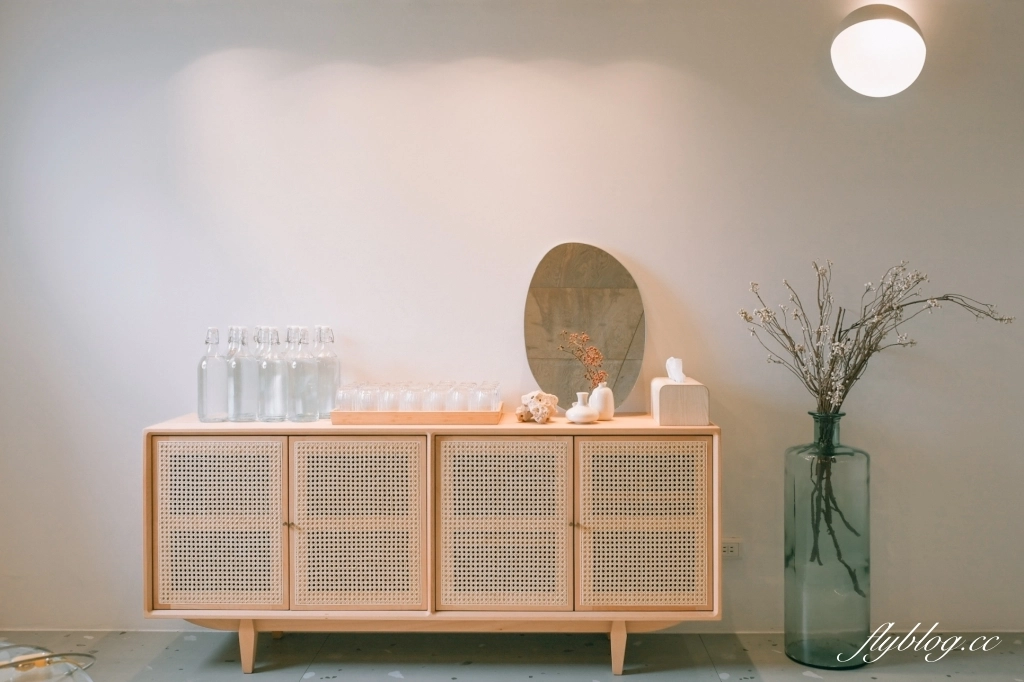 透明空氣|隱身在員林巷弄裡的透明空氣,享受現代枯寂美學日式建築 @飛天璇的口袋 透明空氣|隱身在員林巷弄裡的透明空氣,享受現代枯寂美學日式建築 @飛天璇的口袋