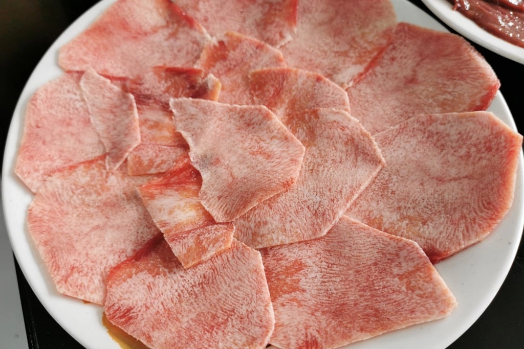 嘉義新港｜光復牛肉店，開很遠的車也要來吃的溫體牛肉鍋 @飛天璇的口袋