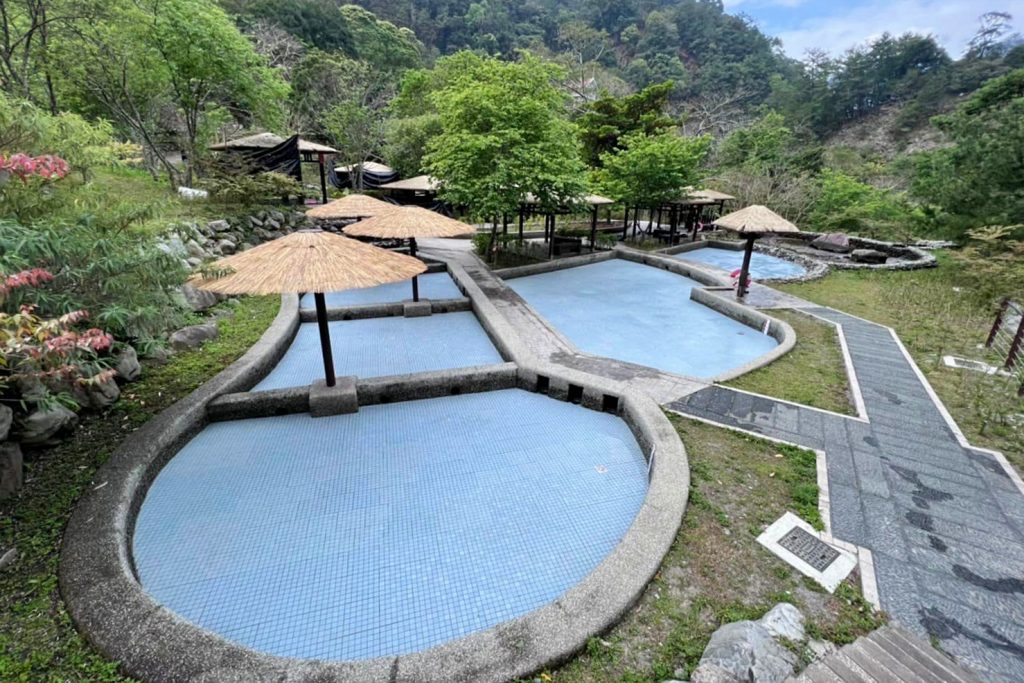 台中和平｜八仙山國家森林遊樂區．山林裡的兒童戲水池，群山環繞優美森林步道 @飛天璇的口袋