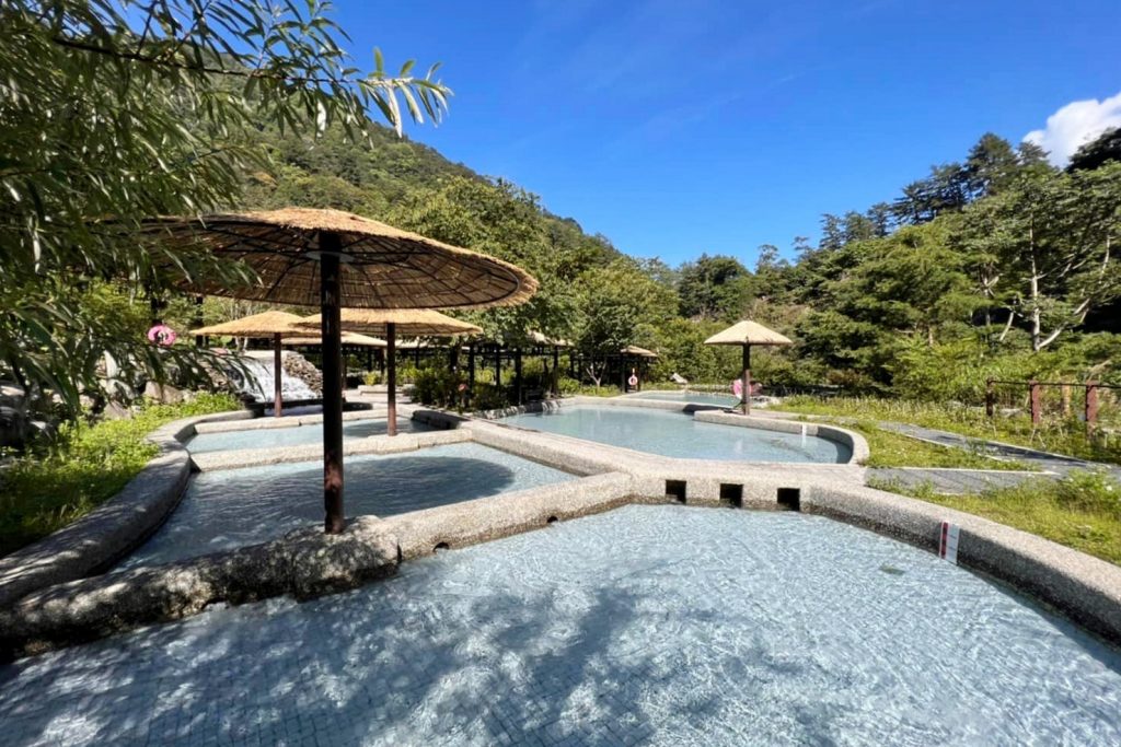 台中和平｜八仙山國家森林遊樂區．山林裡的兒童戲水池，群山環繞優美森林步道 @飛天璇的口袋