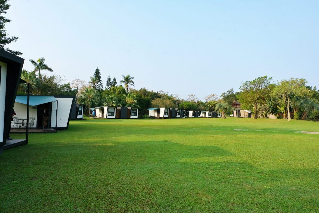 苗栗三灣｜斑比跳跳頂級豪華露營，台灣豪華露營渡假村，頂級露營車一泊四食 @飛天璇的口袋