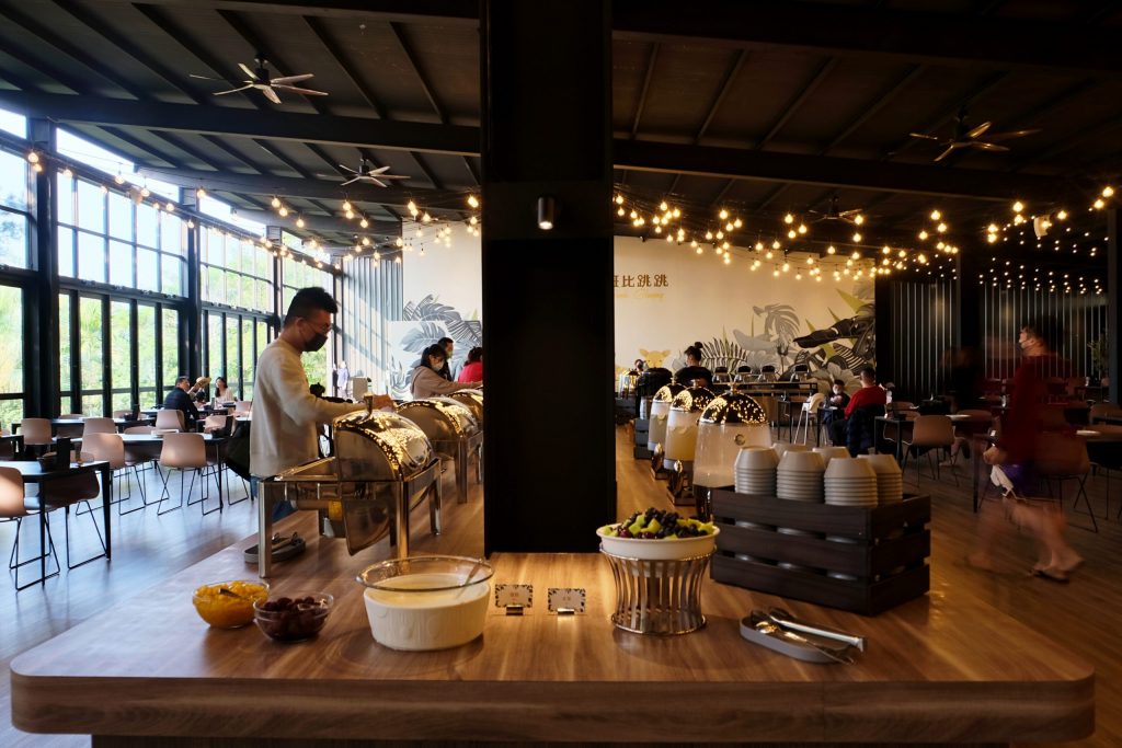 苗栗三灣｜斑比跳跳頂級豪華露營，台灣豪華露營渡假村，頂級露營車一泊四食 @飛天璇的口袋