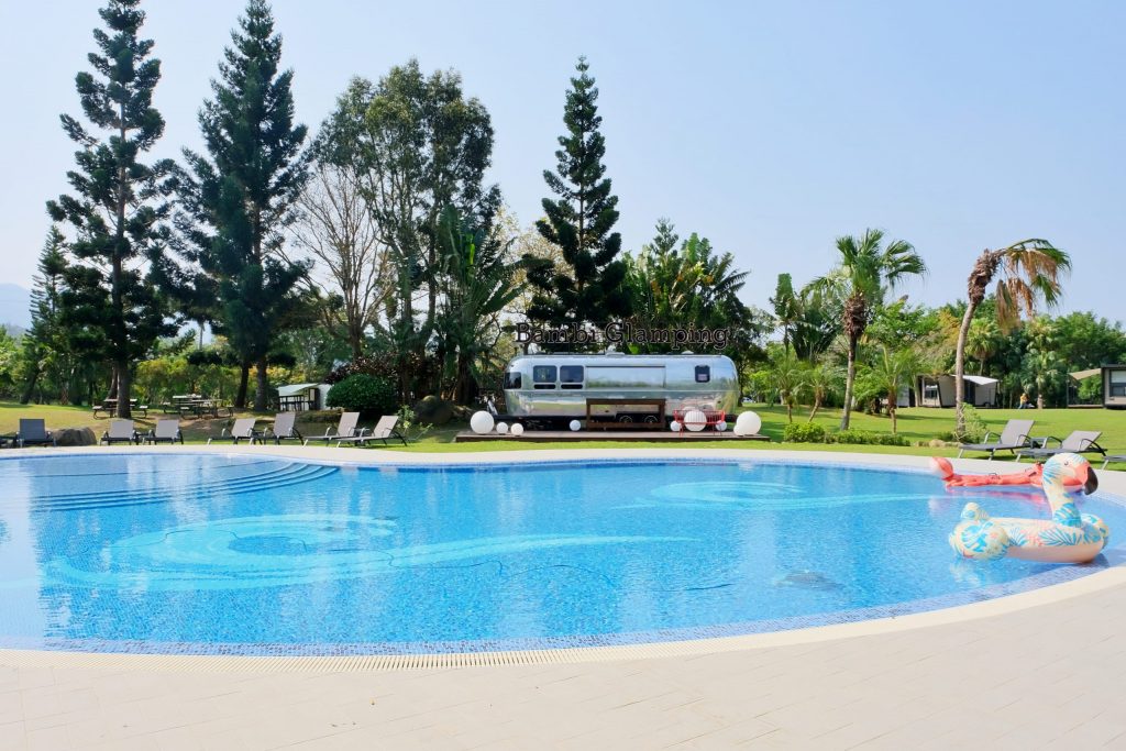 苗栗三灣｜斑比跳跳頂級豪華露營，台灣豪華露營渡假村，頂級露營車一泊四食 @飛天璇的口袋