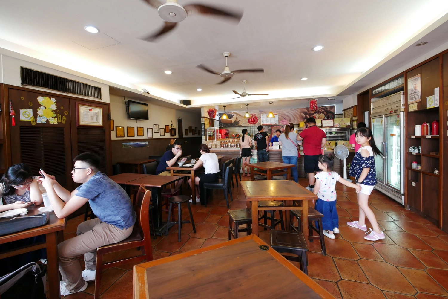 羅記民雄肉包｜24小時不打烊的民雄肉包，嘉義在地50年的銅板美食 @飛天璇的口袋