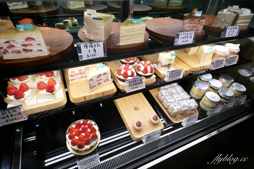 台中西區｜兔子洞甜點．台中國美館商圈甜點，兔子洞在柳川旁開二店了 @飛天璇的口袋