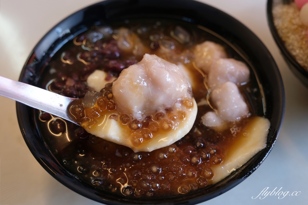 台南中西｜阿川粉圓冰，湯圓控必訪的紅白粉圓冰，滿滿的一碗湯圓好療癒 @飛天璇的口袋