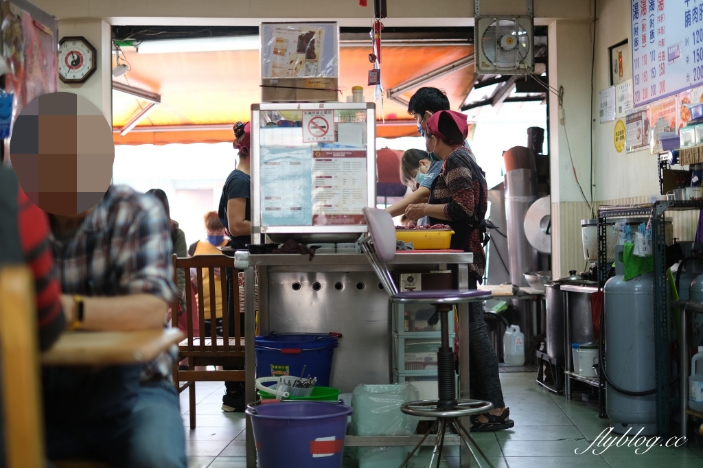 西羅殿牛肉湯|凌晨4點半就開始賣的「西羅殿牛肉湯」,台南人早餐就開始吃牛肉湯 @飛天璇的口袋 西羅殿牛肉湯|凌晨4點半就開始賣的「西羅殿牛肉湯」,台南人早餐就開始吃牛肉湯 @飛天璇的口袋