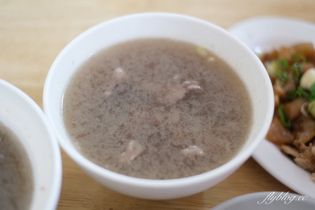 西羅殿牛肉湯｜凌晨4點半就開始賣的「西羅殿牛肉湯」，台南人早餐就開始吃牛肉湯 @飛天璇的口袋