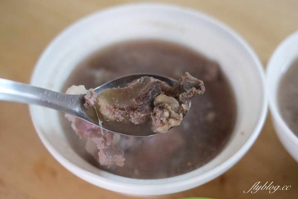 西羅殿牛肉湯|凌晨4點半就開始賣的「西羅殿牛肉湯」,台南人早餐就開始吃牛肉湯 @飛天璇的口袋 西羅殿牛肉湯|凌晨4點半就開始賣的「西羅殿牛肉湯」,台南人早餐就開始吃牛肉湯 @飛天璇的口袋