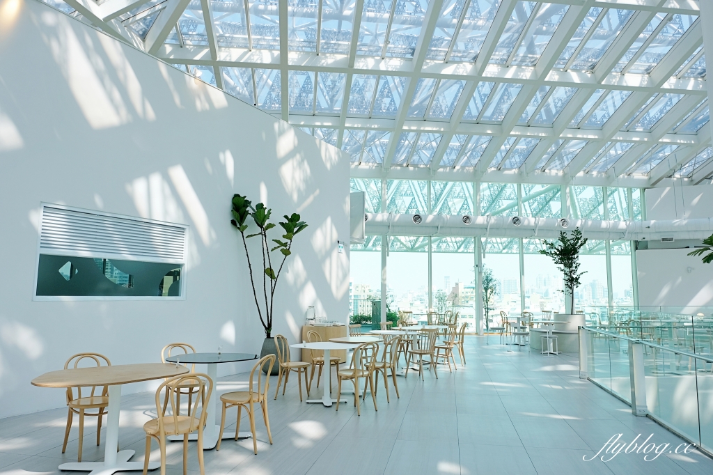 台南中西｜南美春室 The POOL，台南美術二館玻璃屋咖啡館，以天空公園為概念建築美學 @飛天璇的口袋