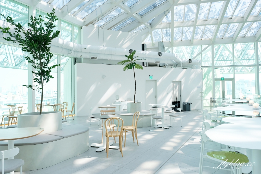 台南中西｜南美春室 The POOL，台南美術二館玻璃屋咖啡館，以天空公園為概念建築美學 @飛天璇的口袋