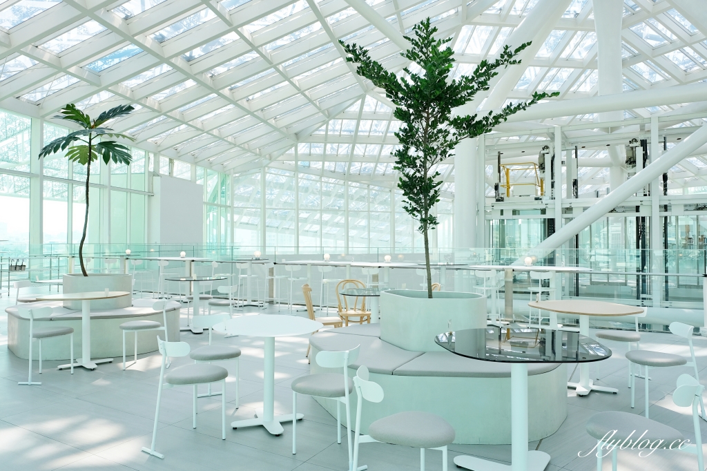 台南中西｜南美春室 The POOL，台南美術二館玻璃屋咖啡館，以天空公園為概念建築美學 @飛天璇的口袋
