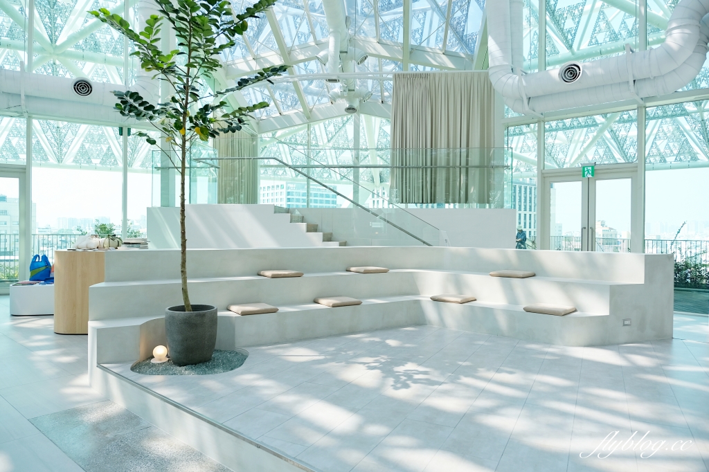 台南中西｜南美春室 The POOL，台南美術二館玻璃屋咖啡館，以天空公園為概念建築美學 @飛天璇的口袋