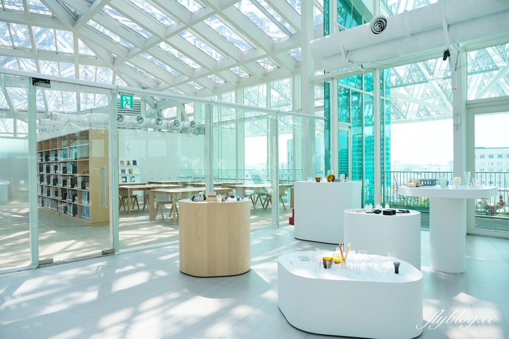 台南中西｜南美春室 The POOL，台南美術二館玻璃屋咖啡館，以天空公園為概念建築美學 @飛天璇的口袋