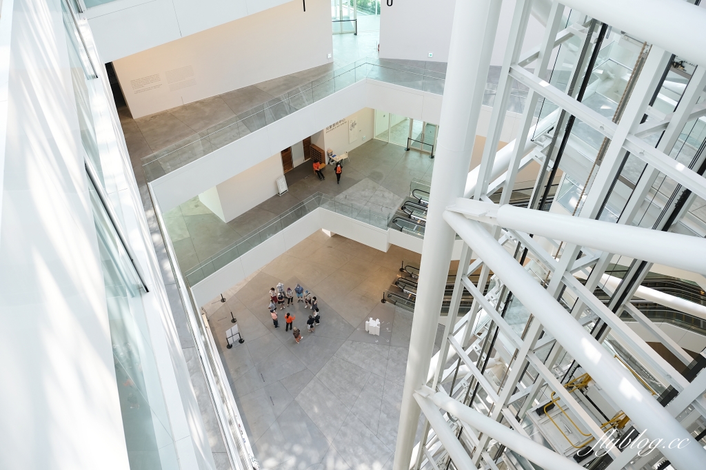 台南中西｜南美春室 The POOL，台南美術二館玻璃屋咖啡館，以天空公園為概念建築美學 @飛天璇的口袋