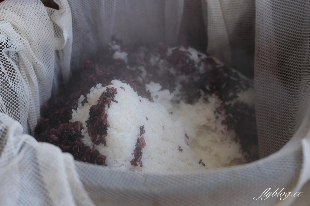 苗栗三義|三義大街無名飯糰.早上8:30前就售完的菜市場飯糰,平日早上也要排隊才買得到 @飛天璇的口袋 苗栗三義|三義大街無名飯糰.早上8:30前就售完的菜市場飯糰,平日早上也要排隊才買得到 @飛天璇的口袋