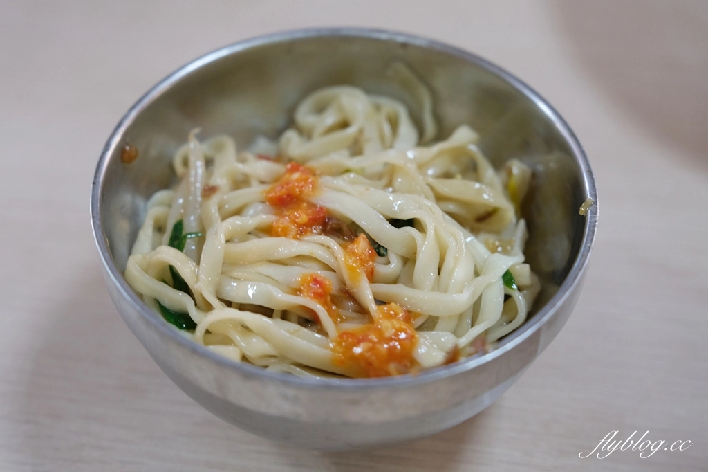 苗栗三義｜目鏡麵食．隱藏三義市場內的客家小吃，早上5點半就開賣了 @飛天璇的口袋