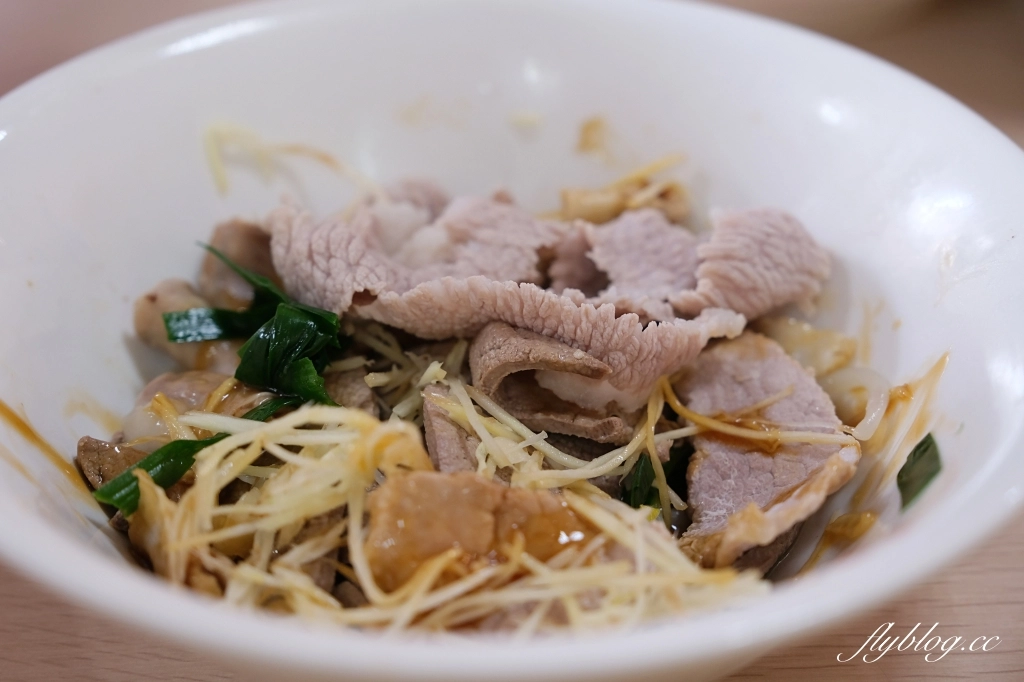 苗栗三義｜目鏡麵食．隱藏三義市場內的客家小吃，早上5點半就開賣了 @飛天璇的口袋